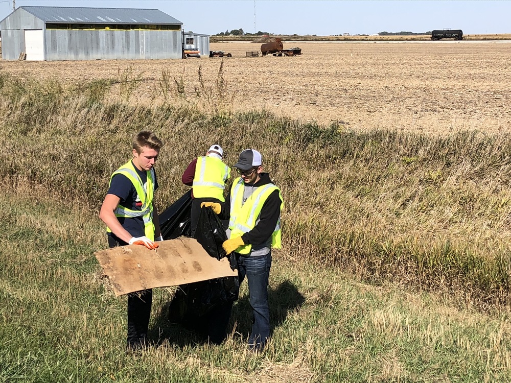 NHS students do highway clean up